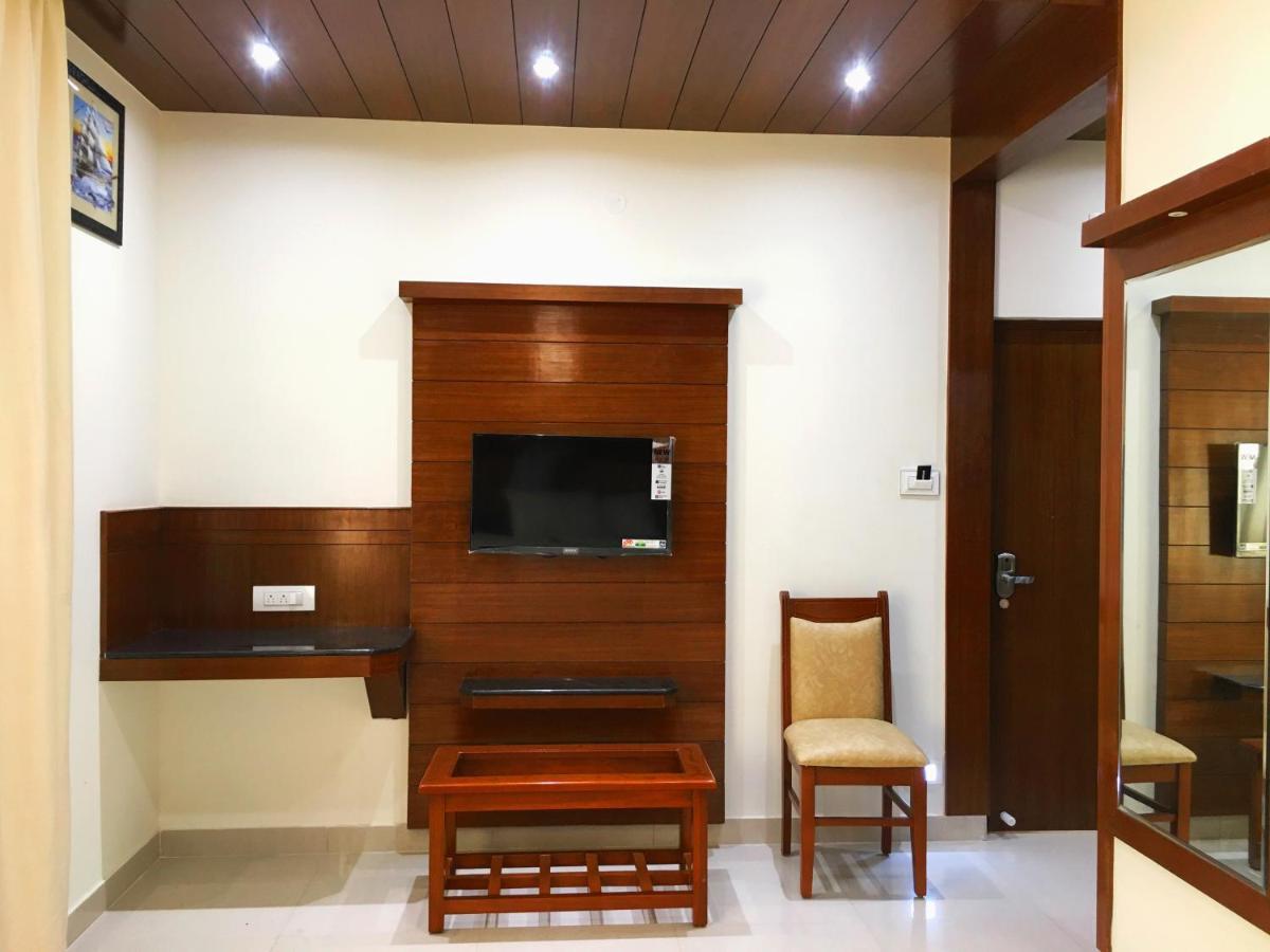 Hotel The Grand Coral à Bangalore Extérieur photo