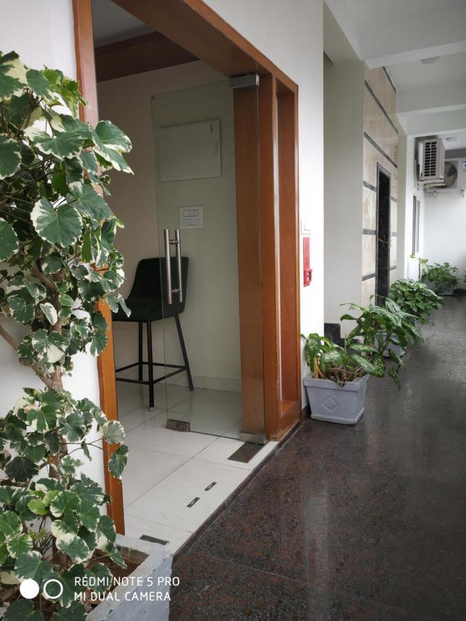 Hotel The Grand Coral à Bangalore Extérieur photo