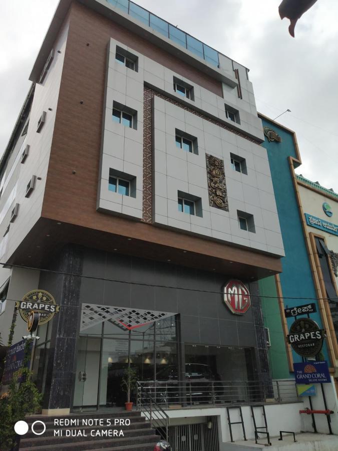 Hotel The Grand Coral à Bangalore Extérieur photo